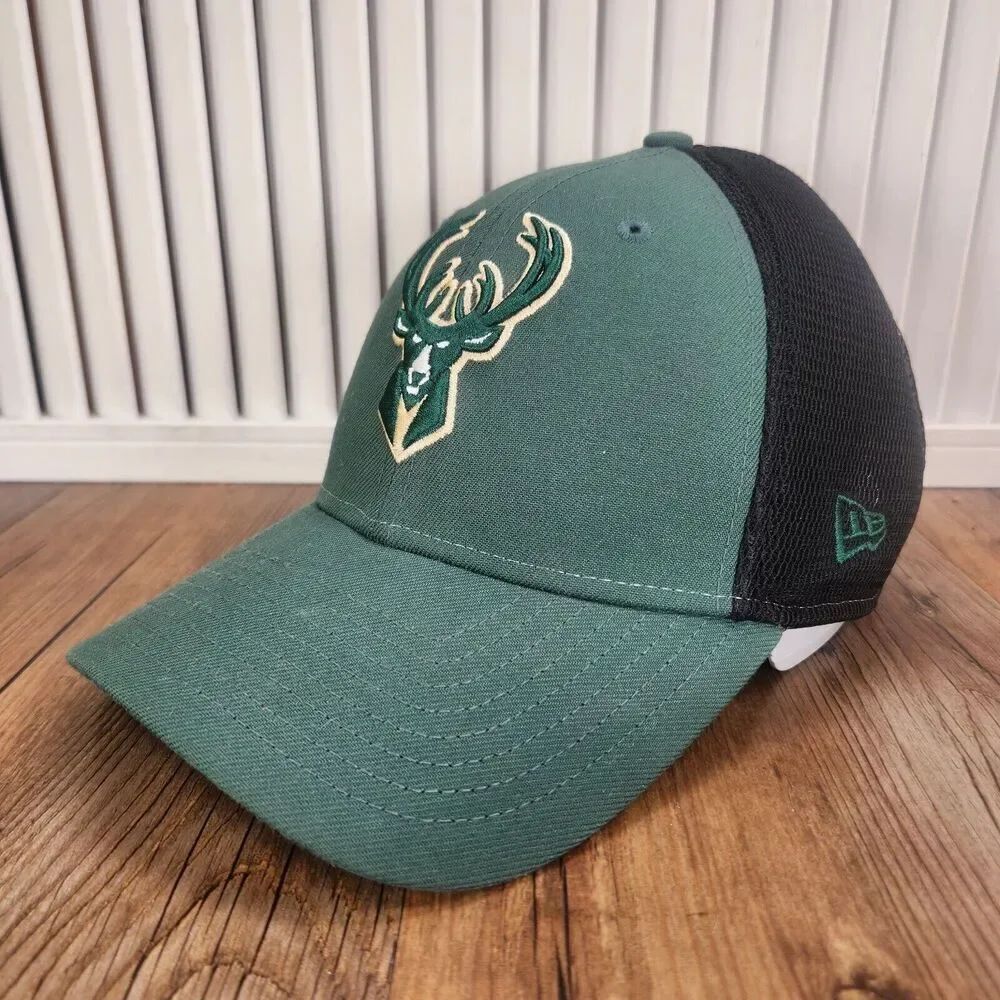 Milwaukee Bucks New Era 39thirty Fitted Sz M/L Hat Cap Green Black Deer 3D NBA
